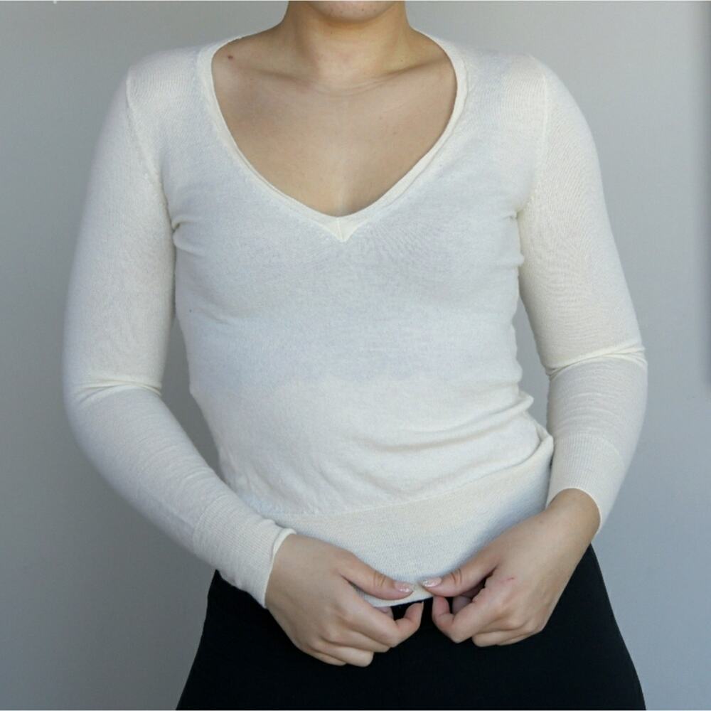 The Limited  Women's V Neck  Sweater Small